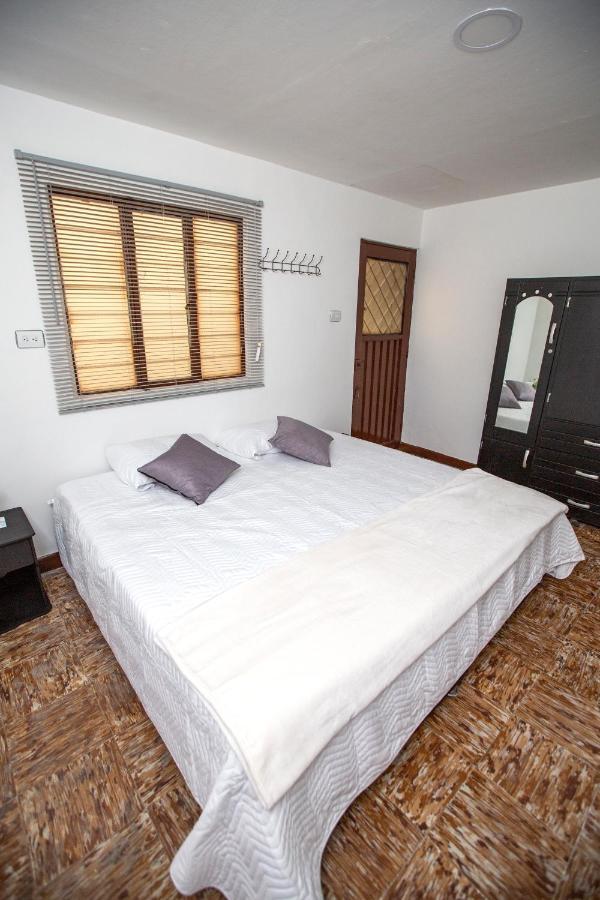 Komodo Alojamiento- Hostal Autoservicio - Ubicado Muy Cerca Al Centro Historico -Habitaciones Con Bano Privado, Wifi , Cama 2X2 Popayán Exterior foto