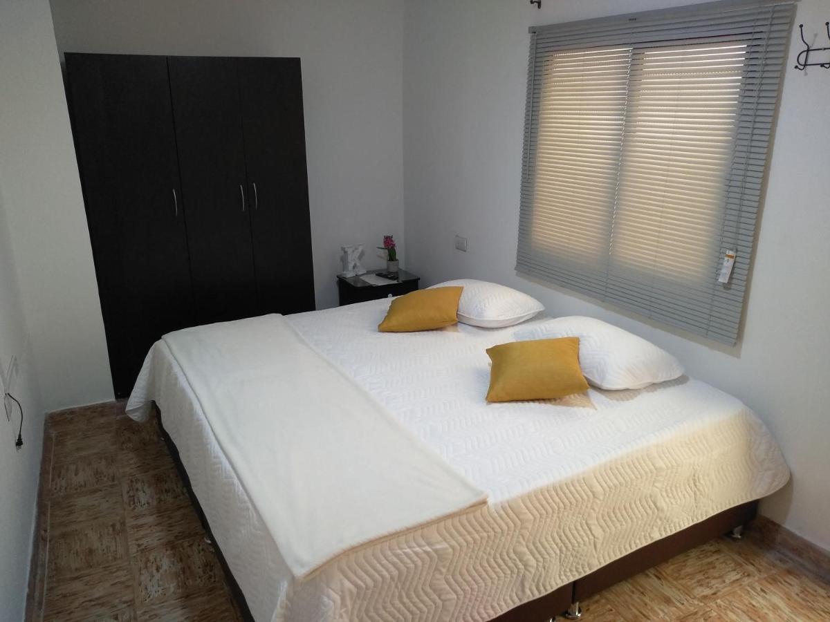 Komodo Alojamiento- Hostal Autoservicio, Ubicado Cerca Al Centro Historico - Bano Privado, Wifi , Cama 2X2 Y Agua Caliente Y Cocina Compartida Popayán Exterior foto