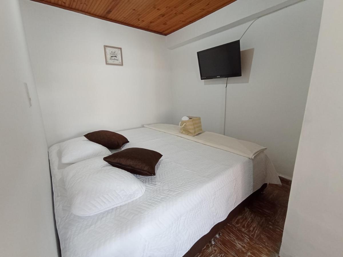 Komodo Alojamiento- Hostal Autoservicio - Ubicado Muy Cerca Al Centro Historico -Habitaciones Con Bano Privado, Wifi , Cama 2X2 Popayán Exterior foto