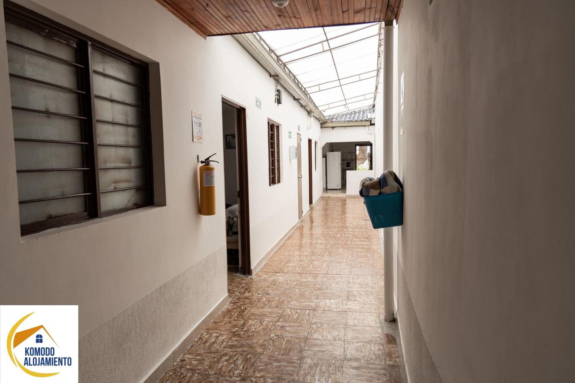 Komodo Alojamiento- Hostal Autoservicio - Ubicado Muy Cerca Al Centro Historico -Habitaciones Con Bano Privado, Wifi , Cama 2X2 Popayán Exterior foto