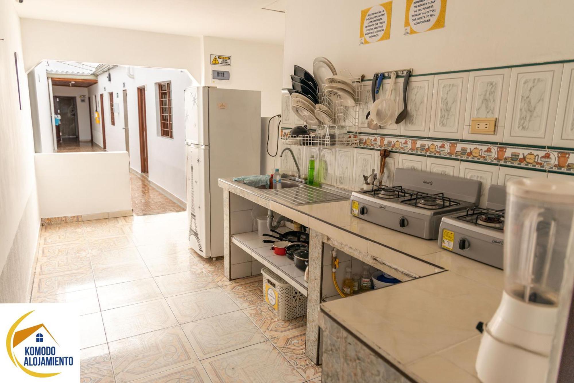 Komodo Alojamiento- Hostal Autoservicio, Ubicado Cerca Al Centro Historico - Bano Privado, Wifi , Cama 2X2 Y Agua Caliente Y Cocina Compartida Popayán Exterior foto